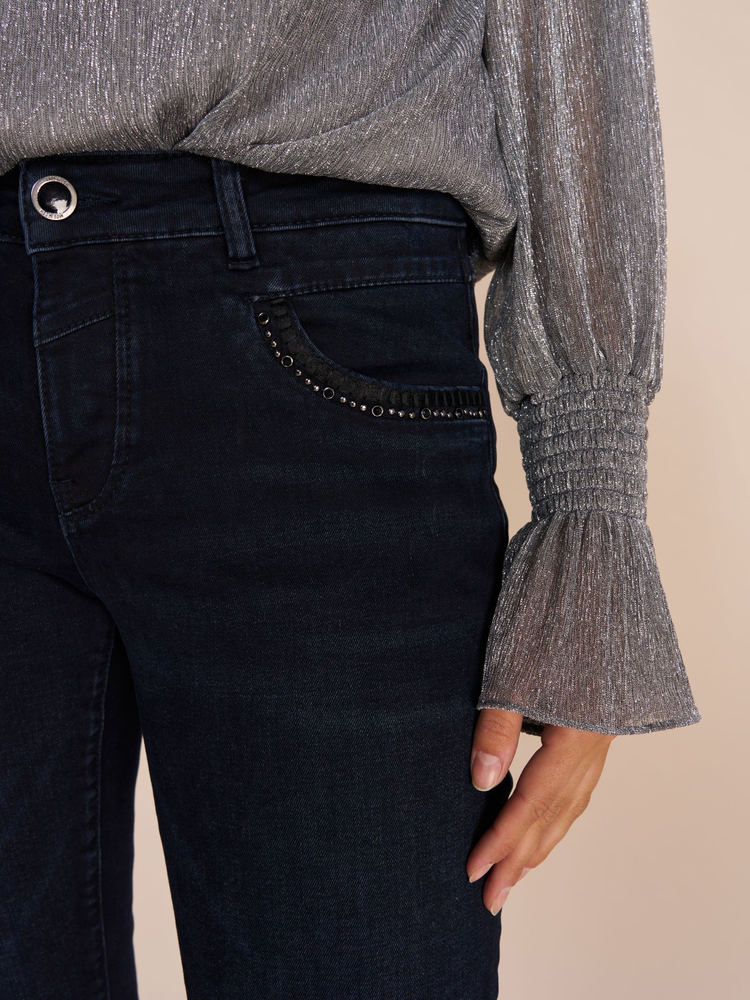 Modelshot / Silver / Detail